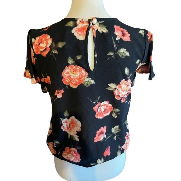 Rewind Black With Floral Design Short Sleeve Blouse Size Medium - Picture 2 of 8